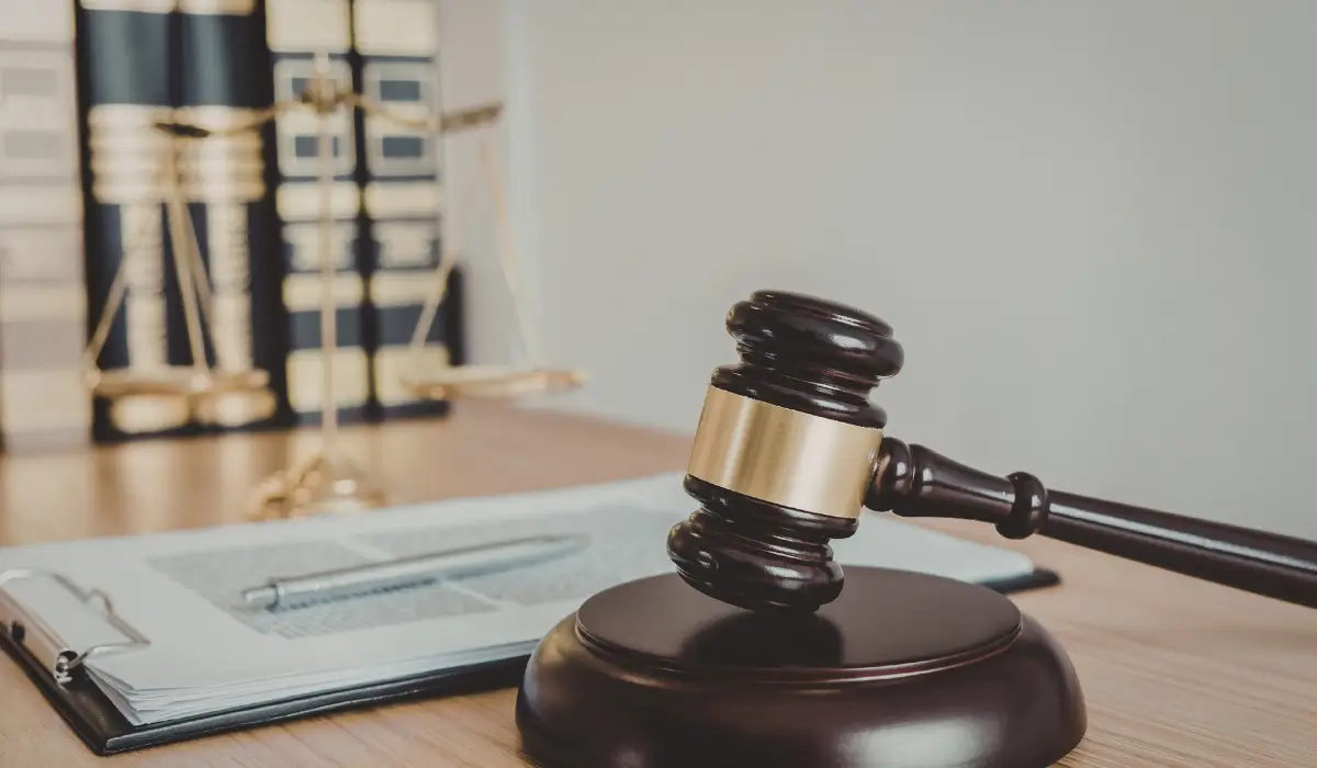 DUI license reinstatement Illinois administrative hearing with gavel and legal documents